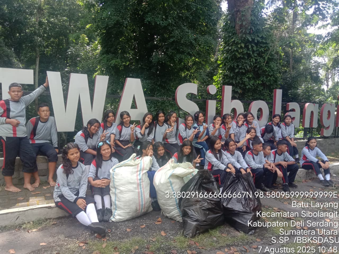 BBKSDA Sumut Gandeng SMPN 2 Sibolangit Gelar Aksi Bersih Sambut HKAN 2025